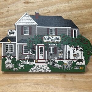 The Cat’s Meow Village Wicker Workshop 1990 Faline Wood House Shelf Sitter